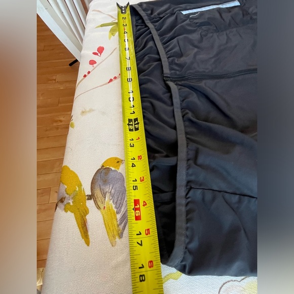 Helly Hansen - The Stratos Jacket Sz M “Pack n’ go” Lightweight Windbreaker - Picture 16 of 16